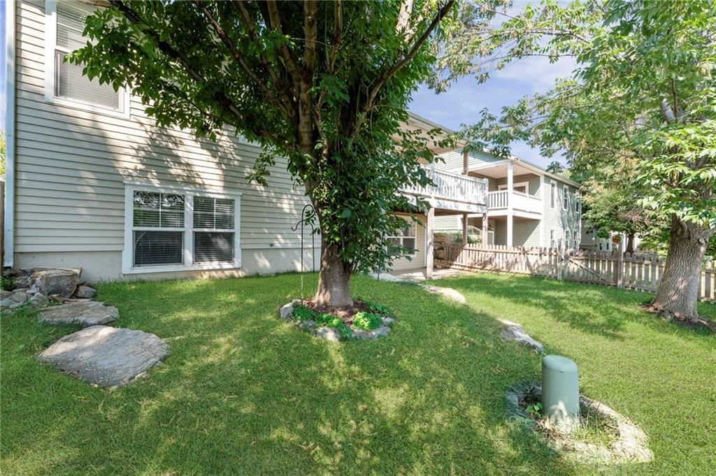 406 N Olivia Avenue — photo 52