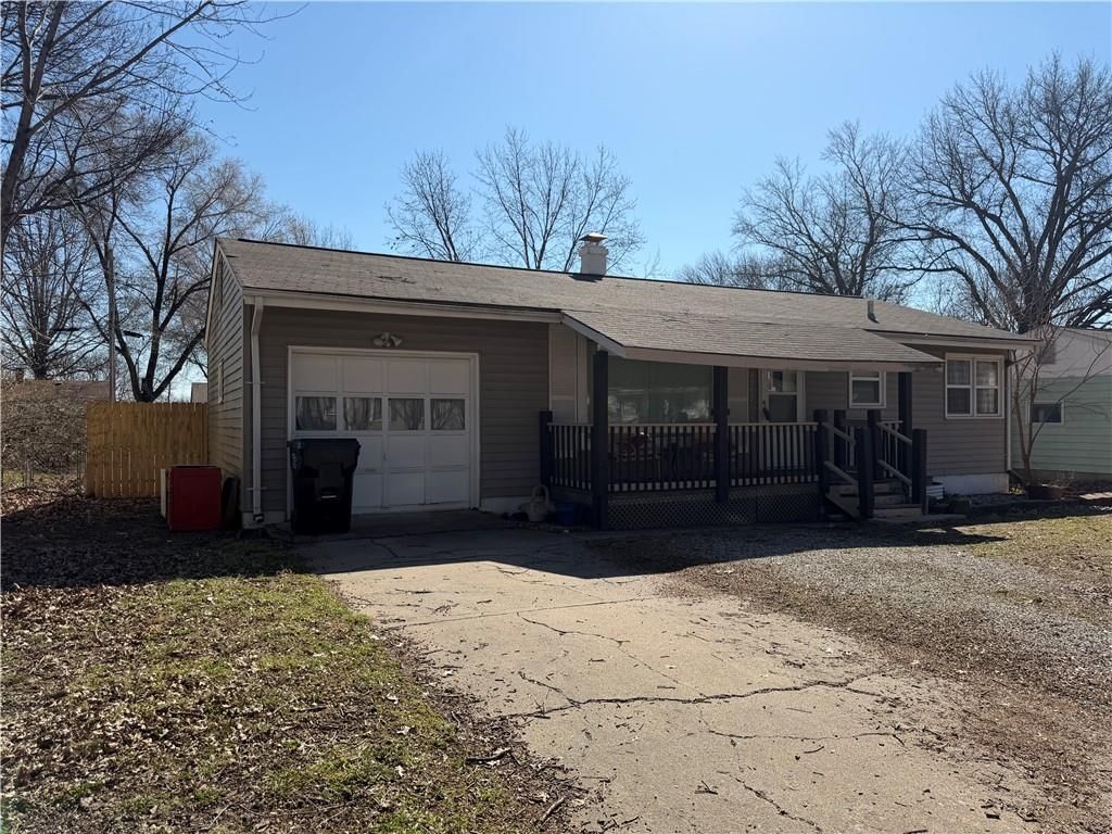 4305 S Main Street — photo 2