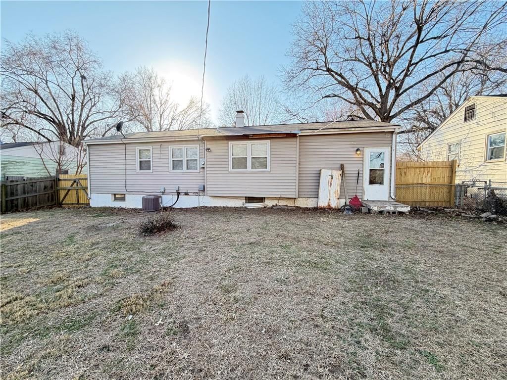 4305 S Main Street — photo 30