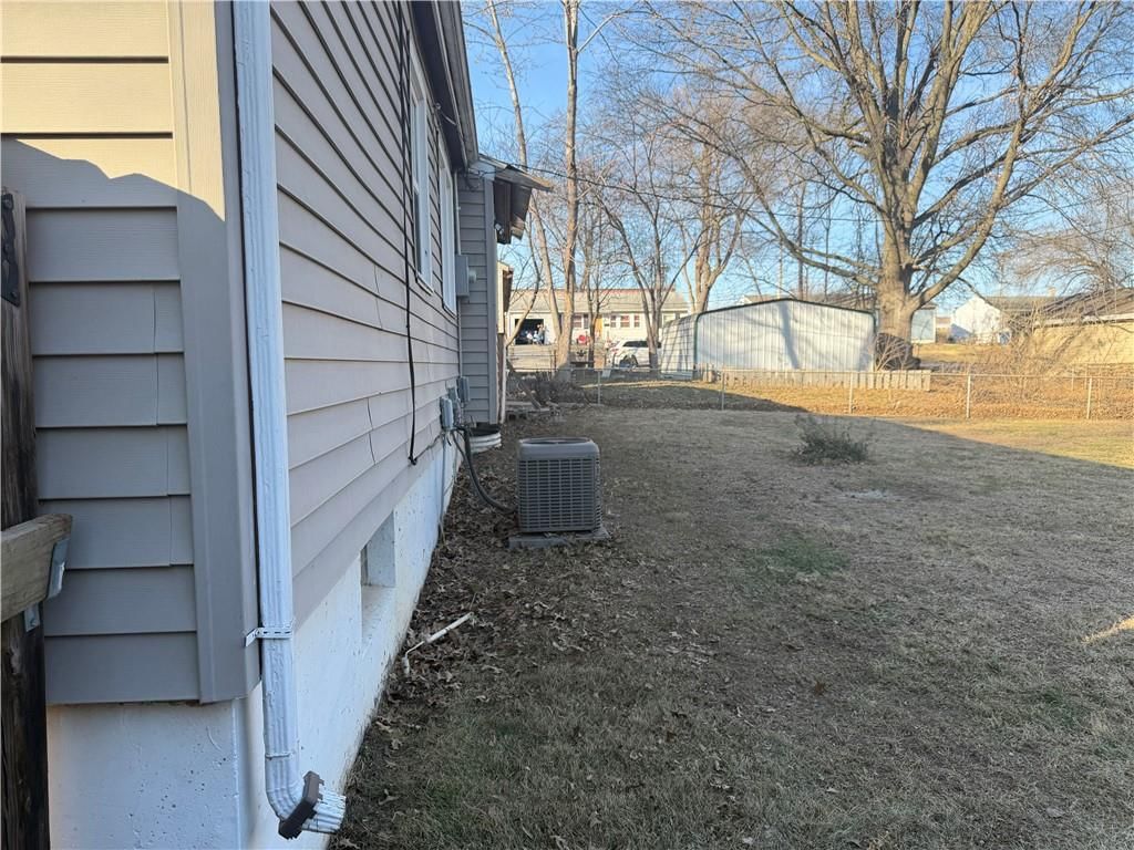 4305 S Main Street — photo 31