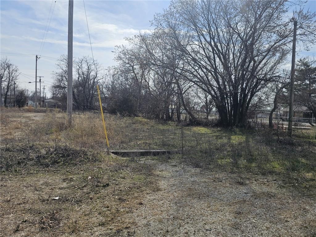 316 W 7TH Street — photo 10