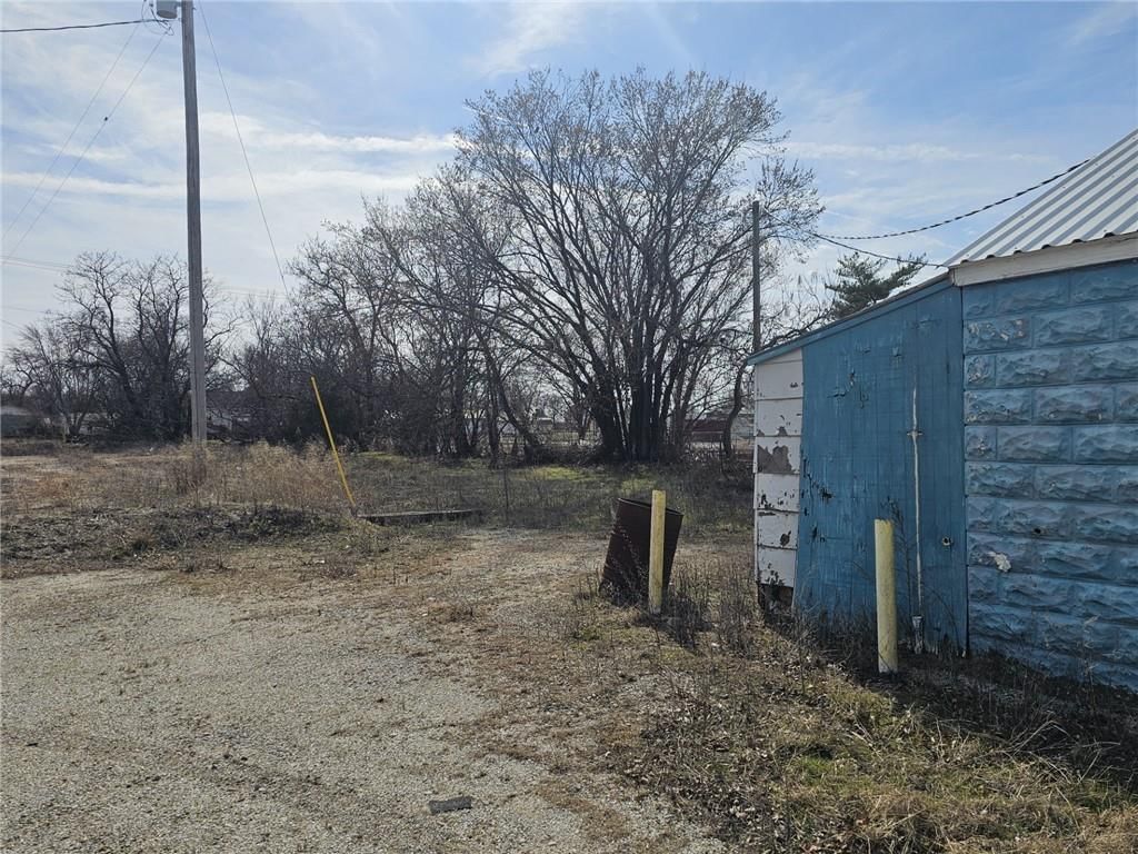 316 W 7TH Street — photo 11