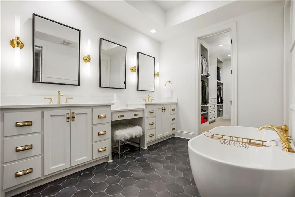 4522 Summit Street — photo 14