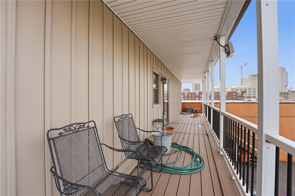 808 E 10th Street — photo 31