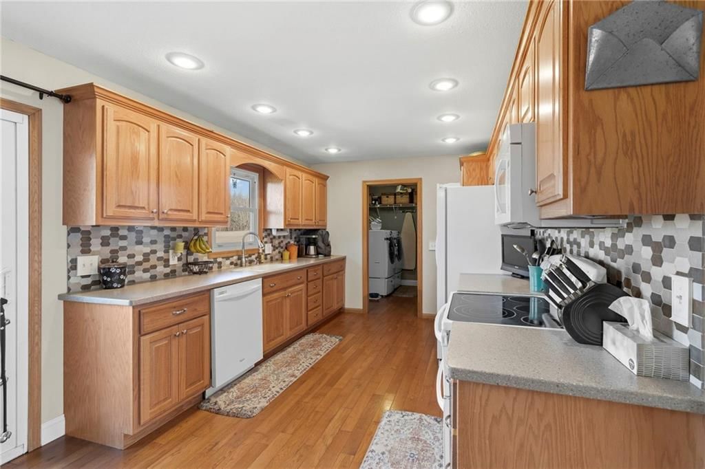 610 W 13th St Terrace — photo 16