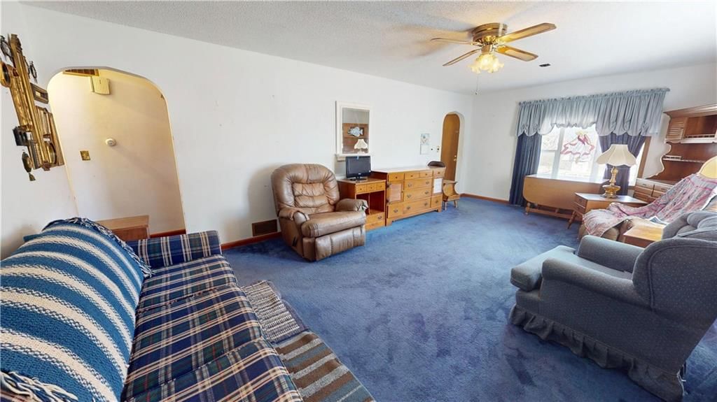 710 W Ewing Street — photo 2