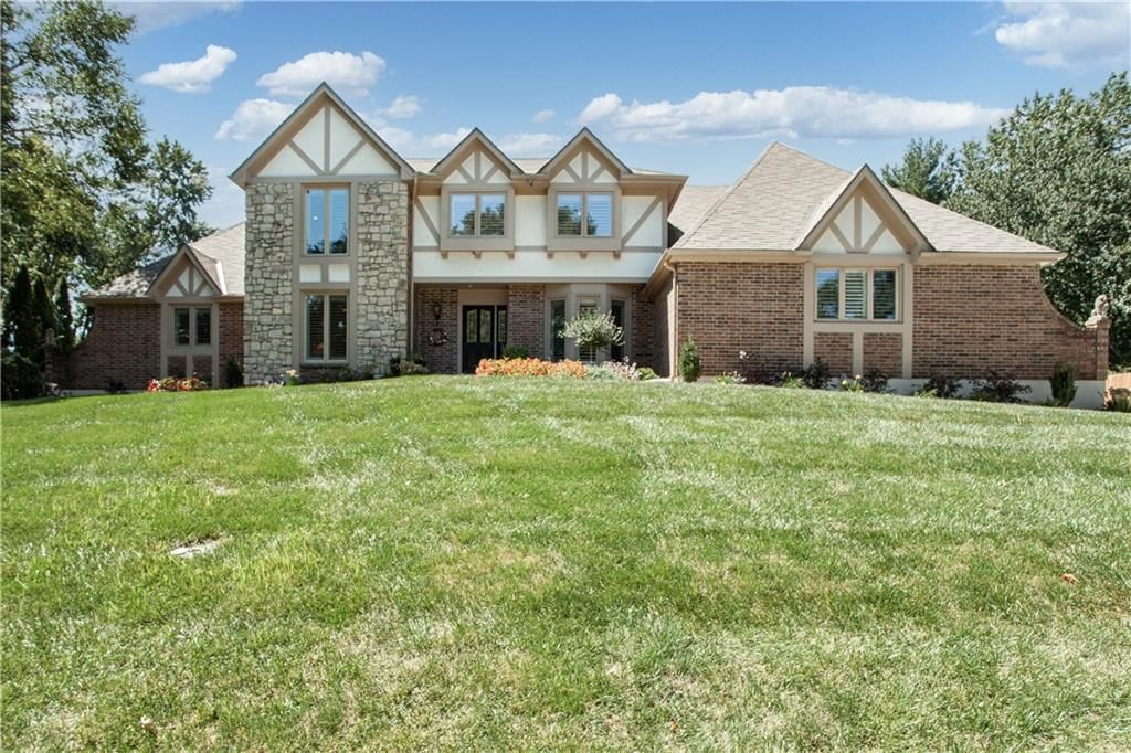 1303 NW Hawk Creek Drive — photo 1