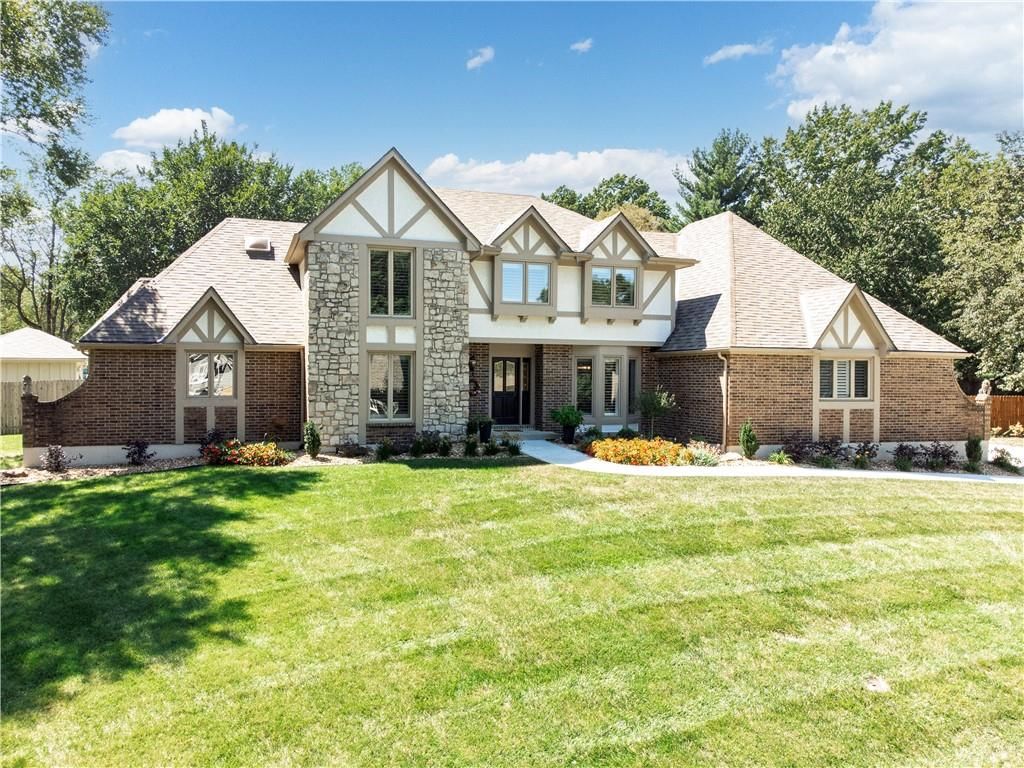 1303 NW Hawk Creek Drive — photo 4