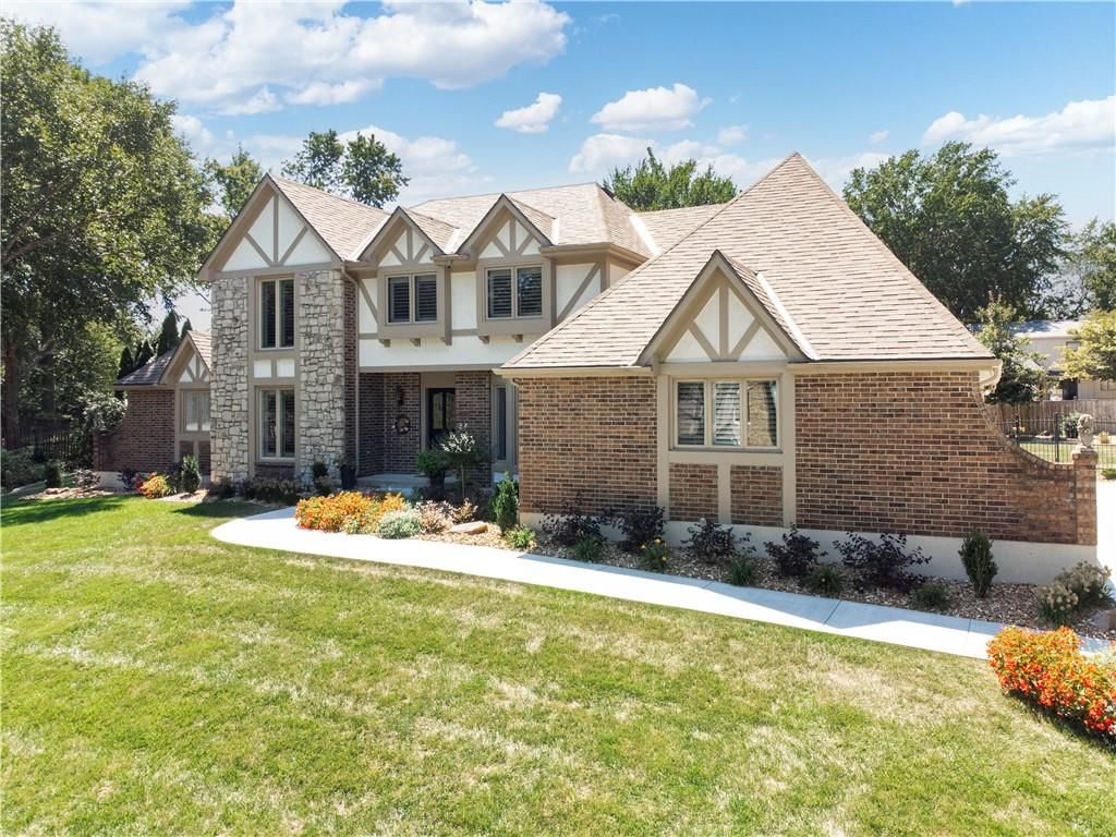 1303 NW Hawk Creek Drive — photo 6
