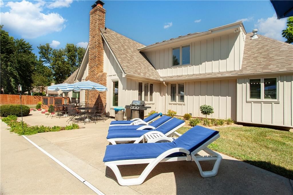 1303 NW Hawk Creek Drive — photo 16
