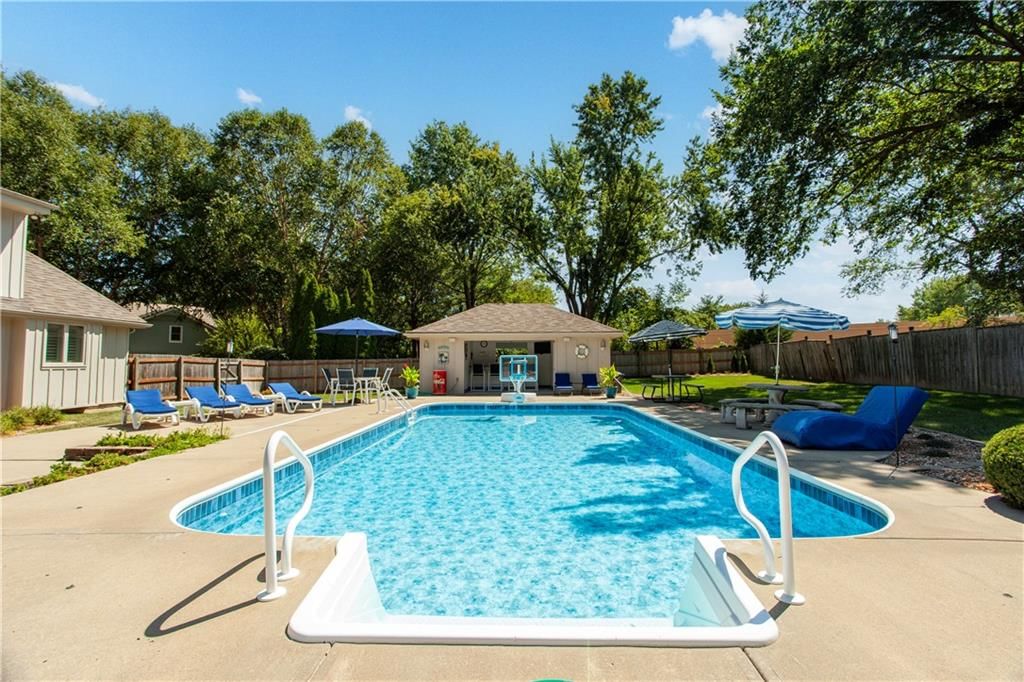 1303 NW Hawk Creek Drive — photo 18