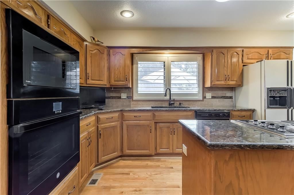 1303 NW Hawk Creek Drive — photo 27