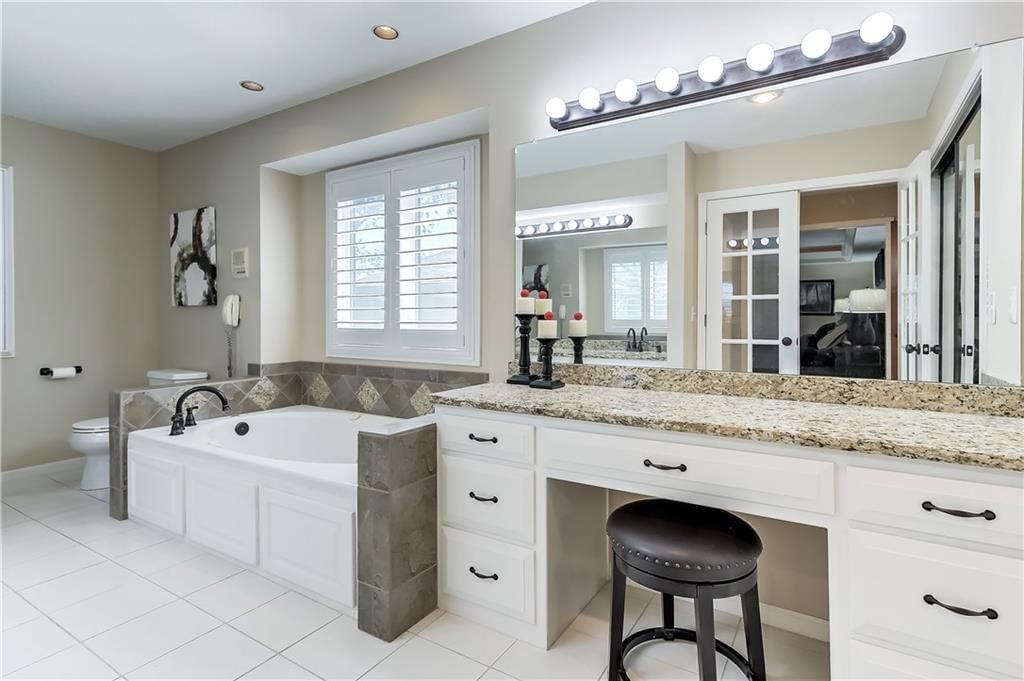 1303 NW Hawk Creek Drive — photo 36