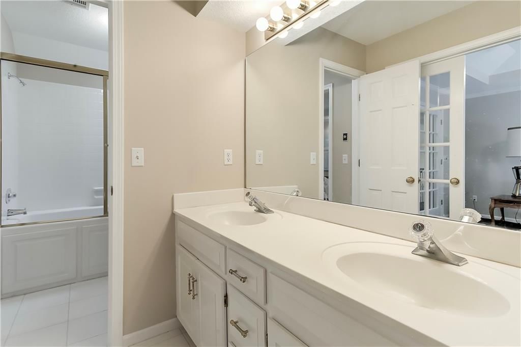 1303 NW Hawk Creek Drive — photo 45