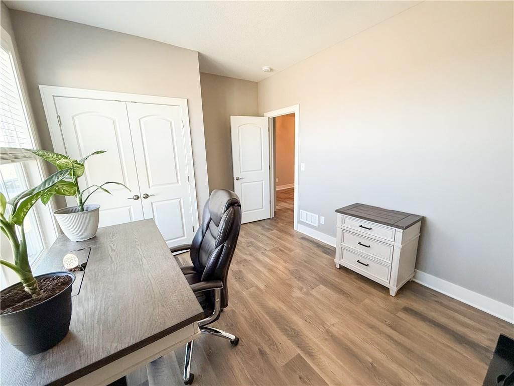1173 SW Whitby Drive — photo 4