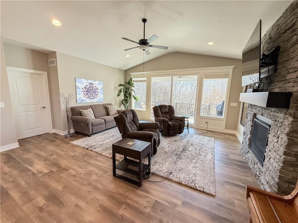 1173 SW Whitby Drive — photo 12