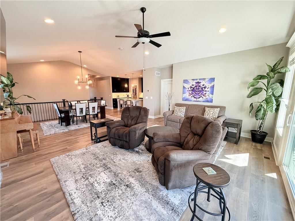 1173 SW Whitby Drive — photo 14