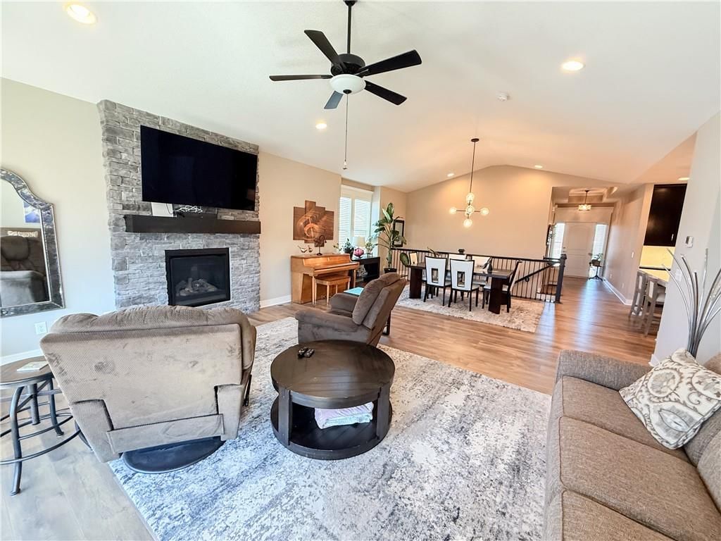 1173 SW Whitby Drive — photo 15