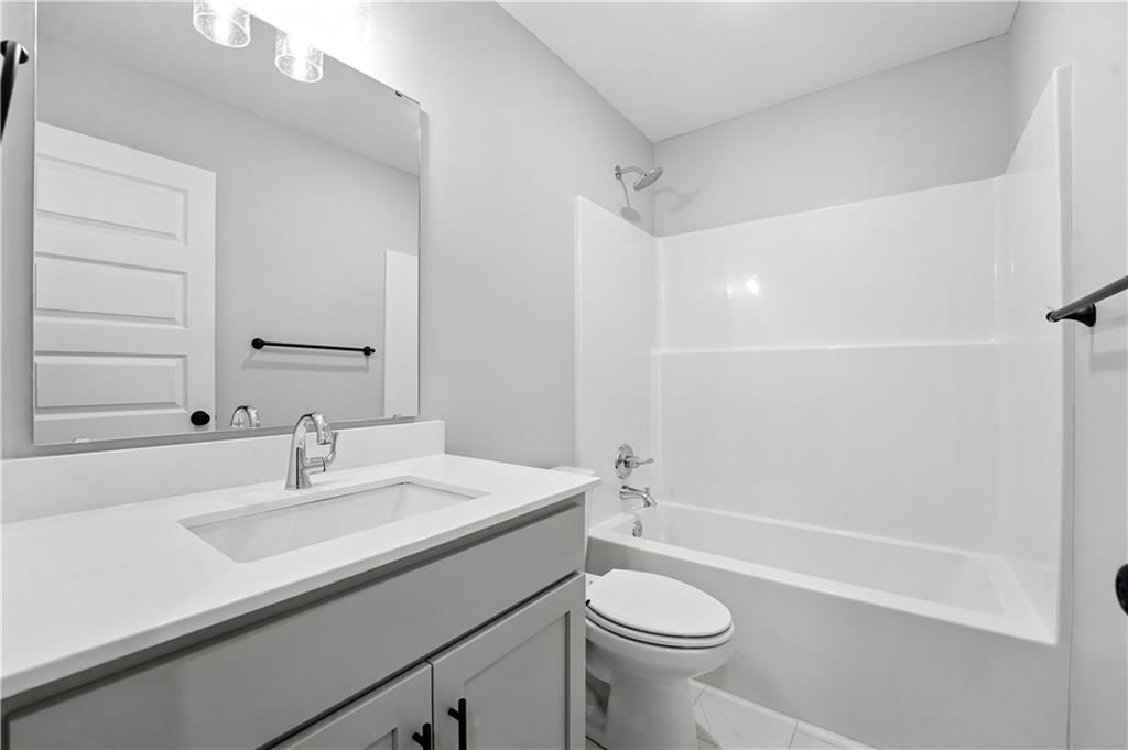 806 Glenn Circle — photo 10