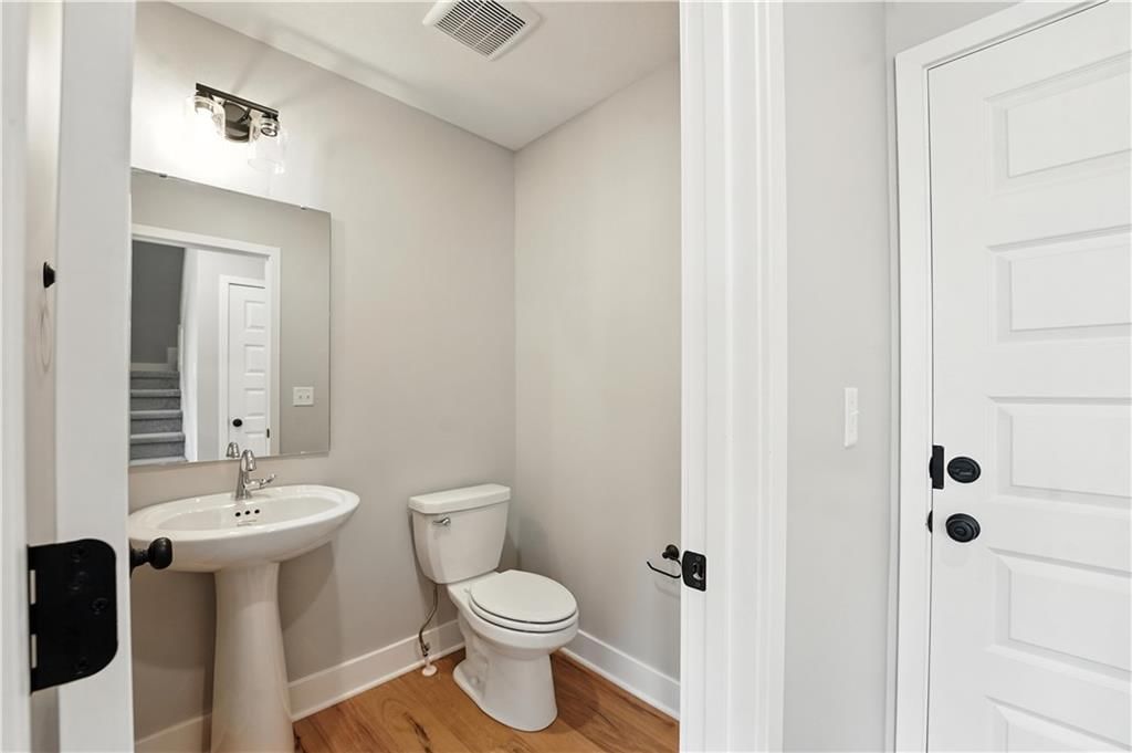 806 Glenn Circle — photo 17