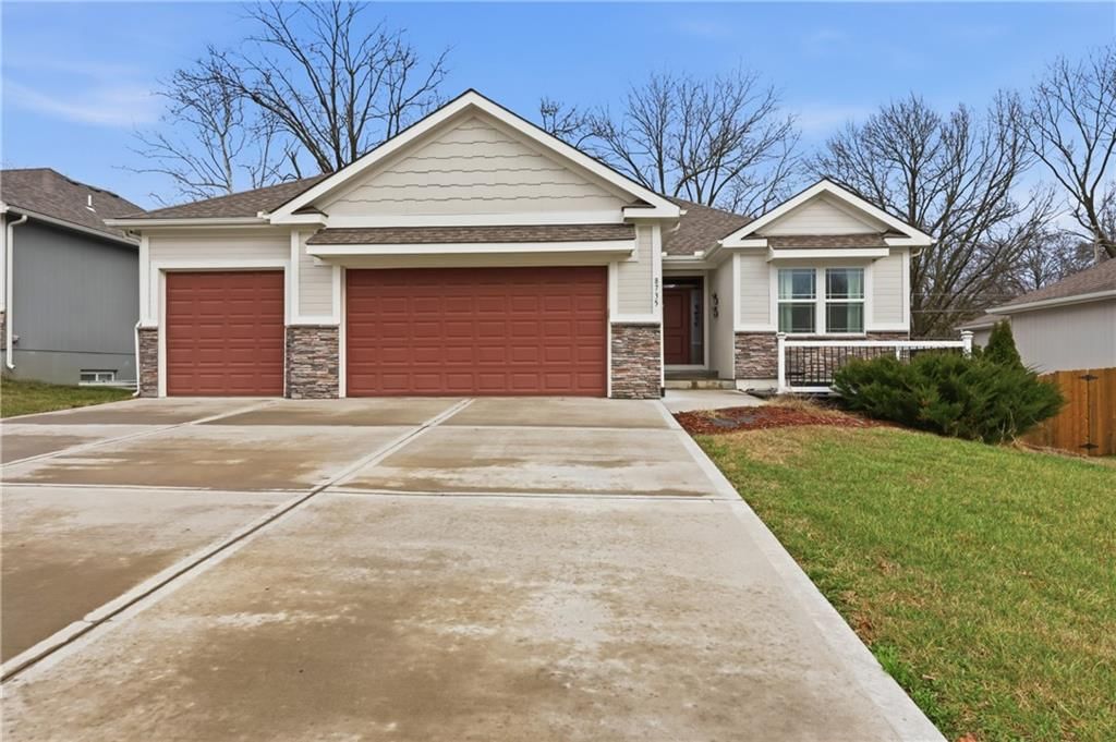 8735 W Longview Parkway, Kansas City, MO