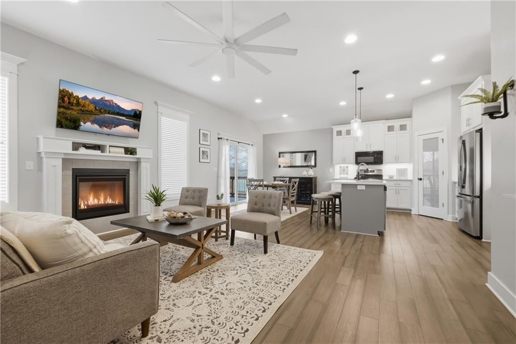 8735 W Longview Parkway — photo 3