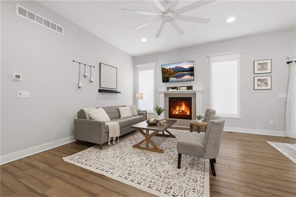 8735 W Longview Parkway — photo 4