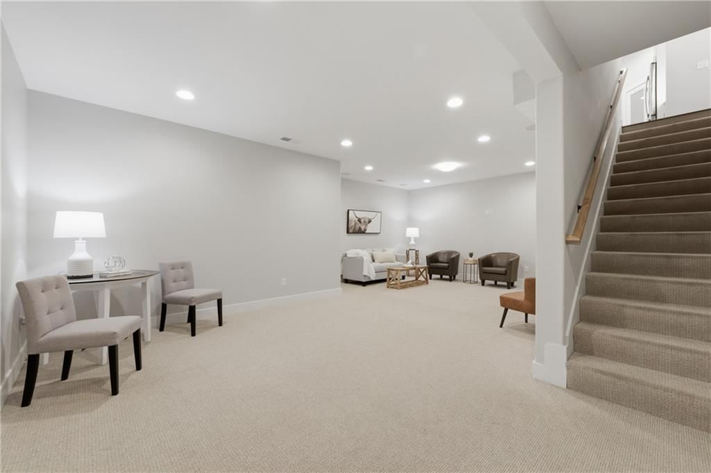 8735 W Longview Parkway — photo 23