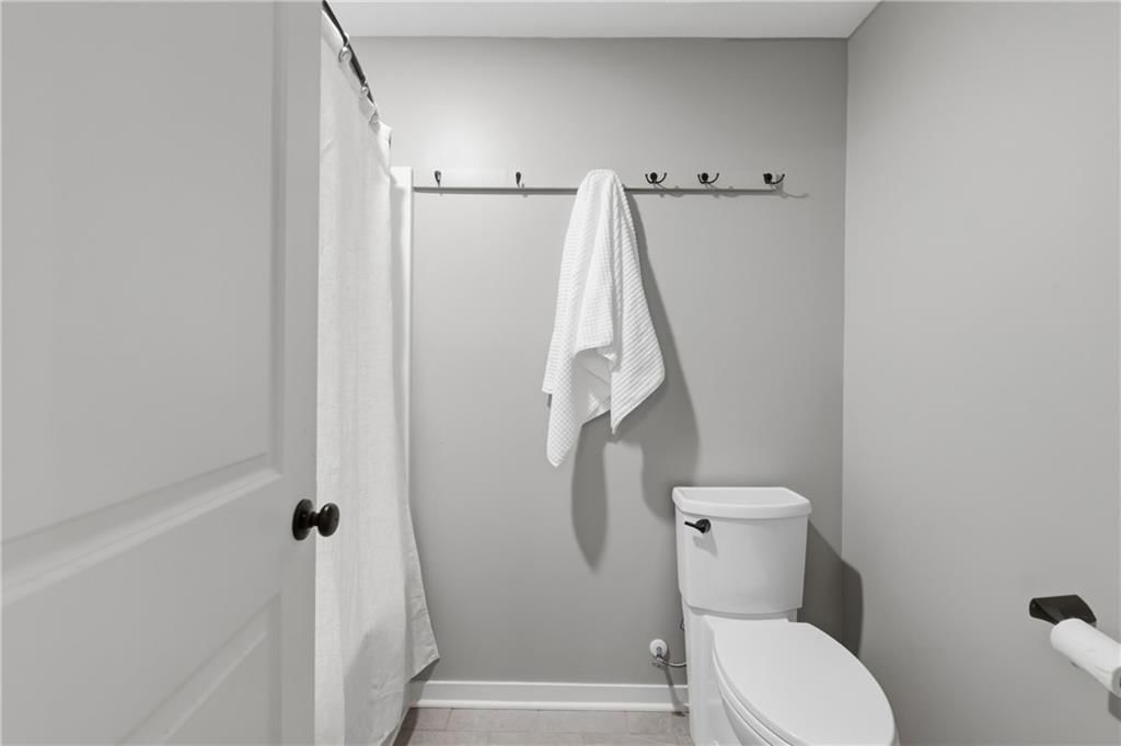8735 W Longview Parkway — photo 27