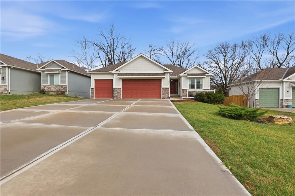 8735 W Longview Parkway — photo 34
