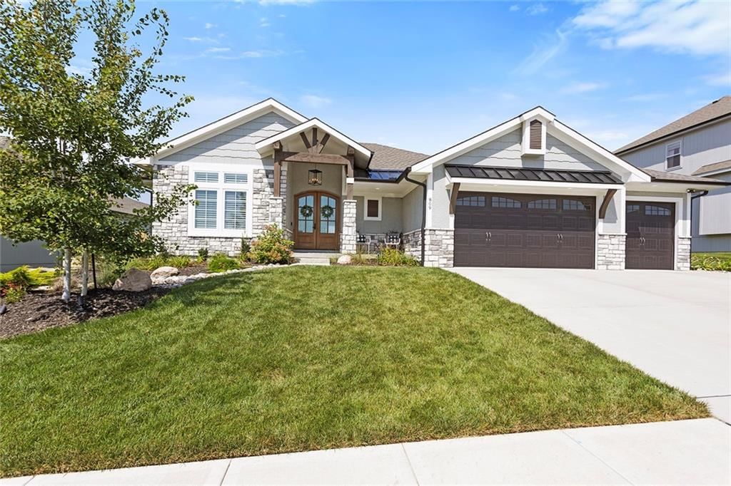 809 Bridgeshire Drive — photo 2