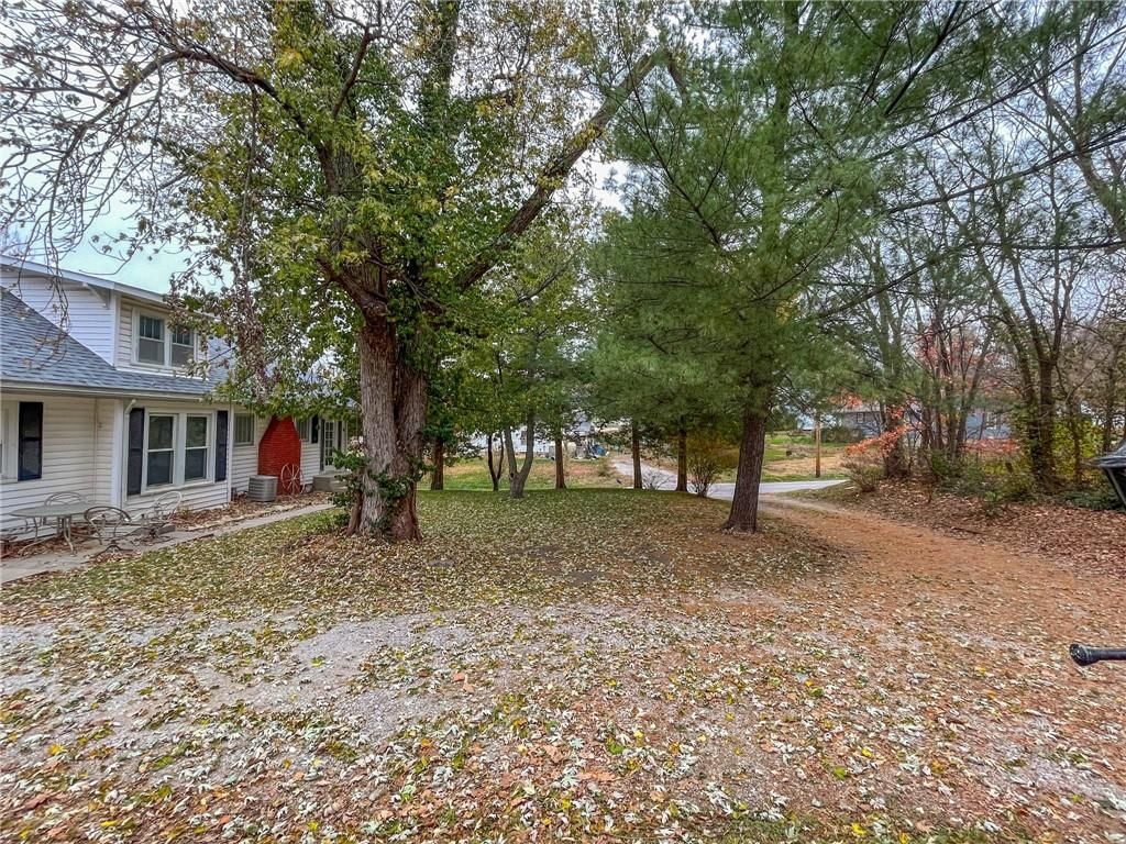 512 W 11th Street — photo 25