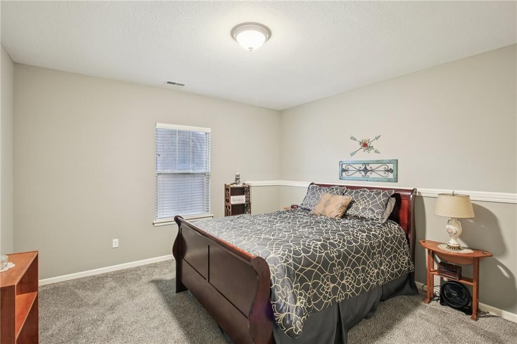 915 N Oak Terrace — photo 17