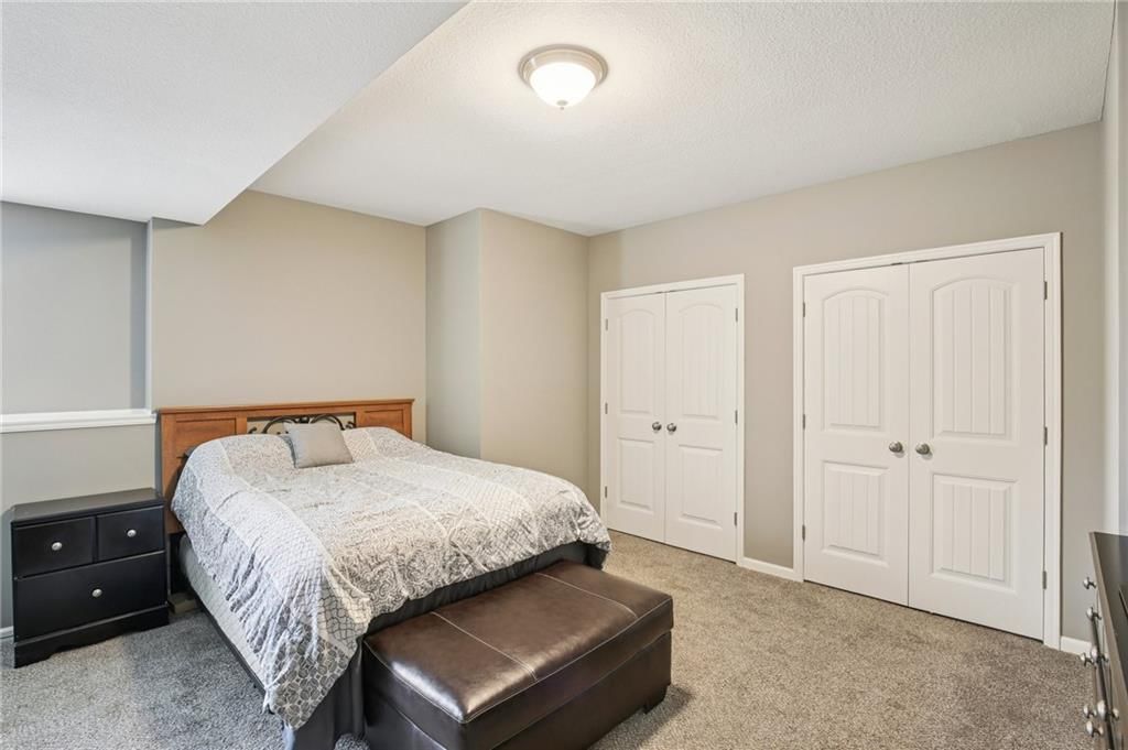 915 N Oak Terrace — photo 18