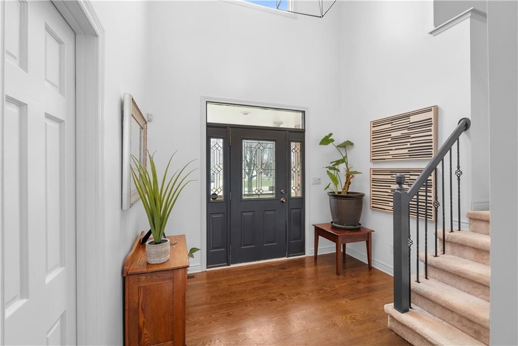 313 SW Bridlewood Court — photo 2