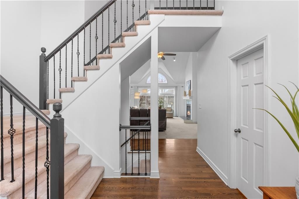 313 SW Bridlewood Court — photo 3