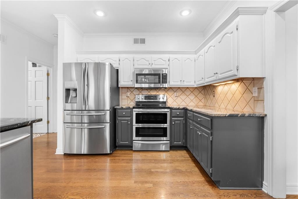 313 SW Bridlewood Court — photo 10