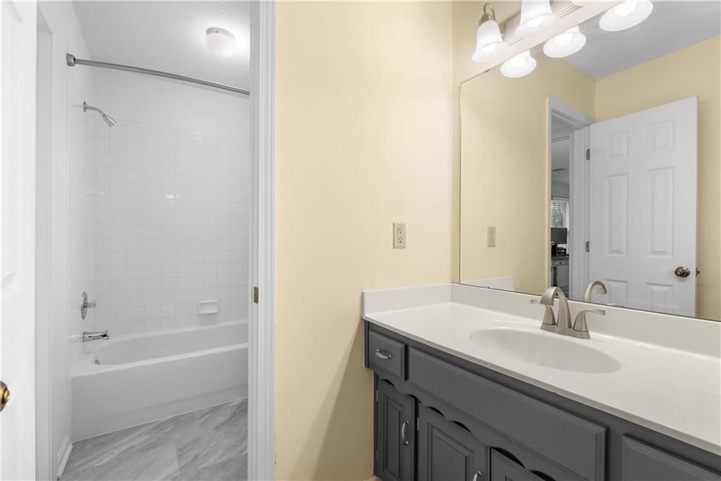 313 SW Bridlewood Court — photo 41