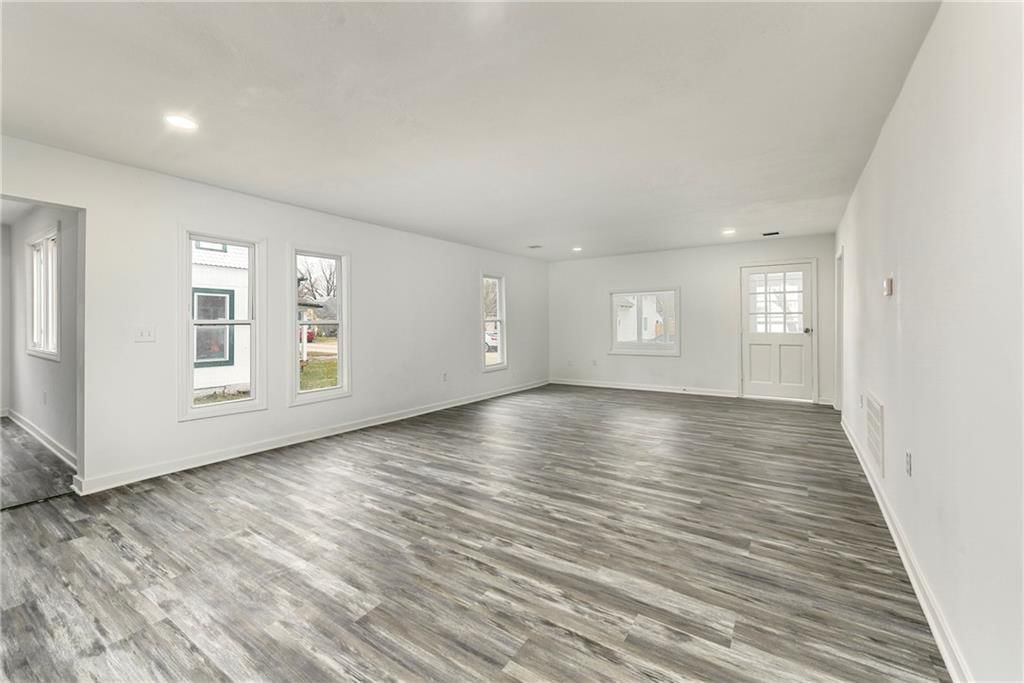 209 Brown Avenue — photo 6