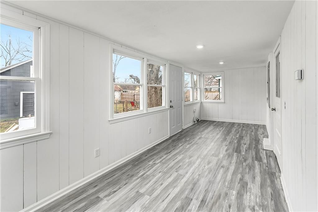 209 Brown Avenue — photo 12