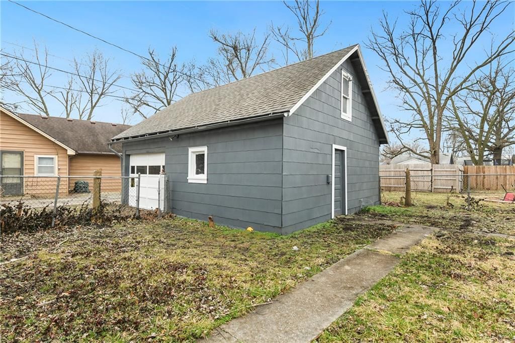 209 Brown Avenue — photo 24