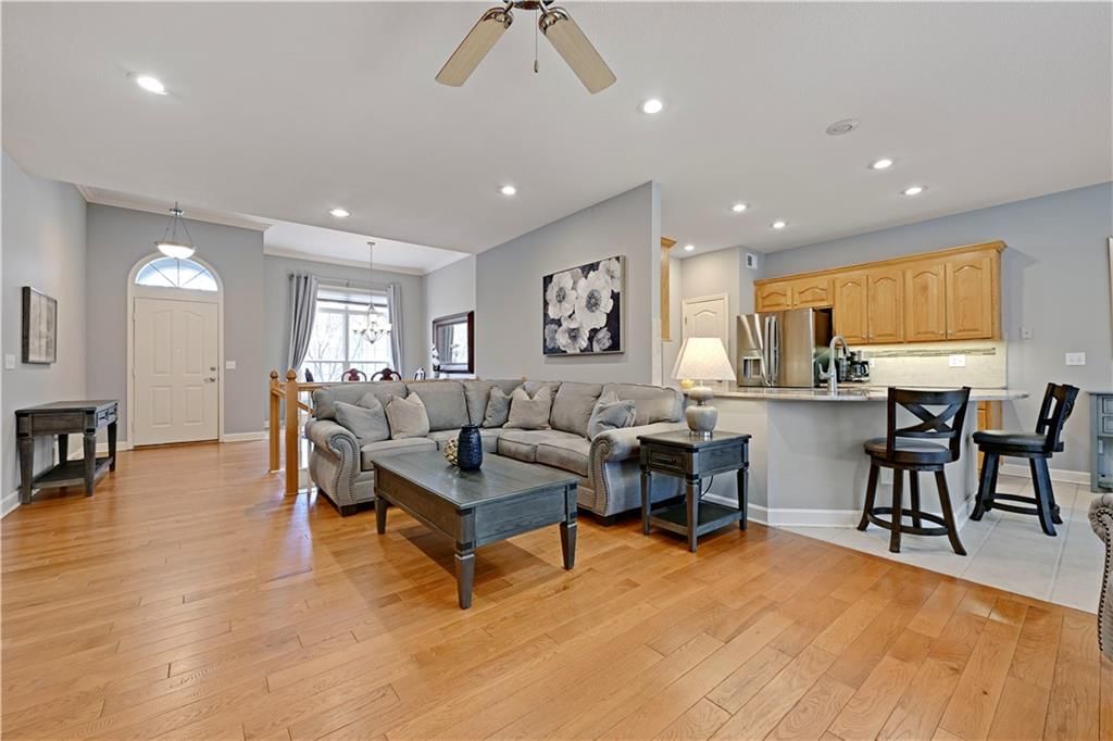 15984 W 159th Terrace — photo 9