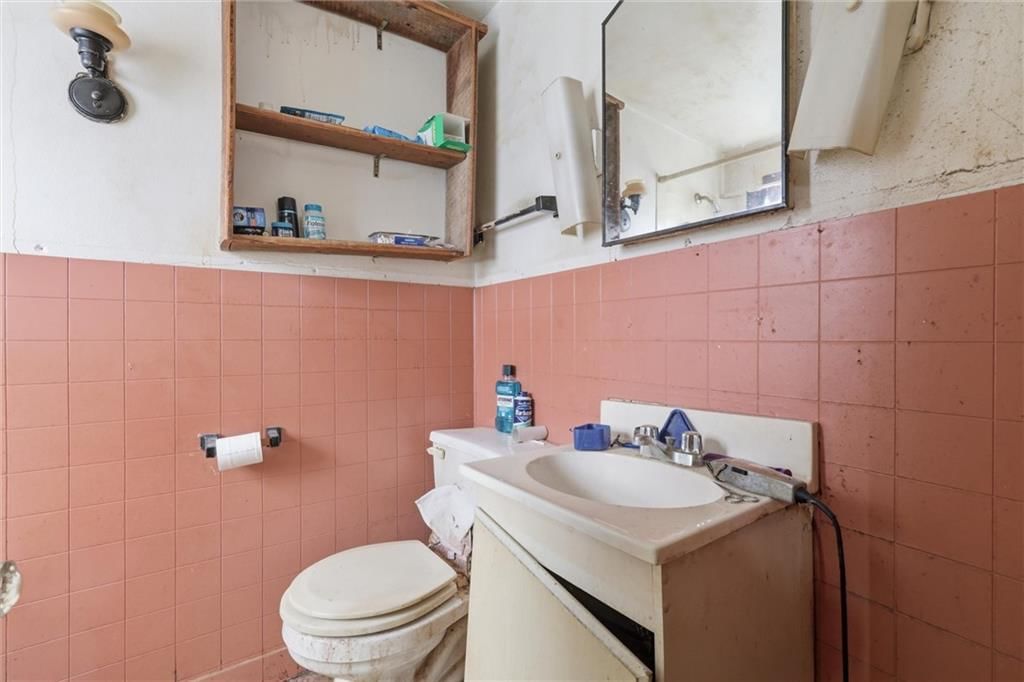 1209 S Spring Street — photo 15