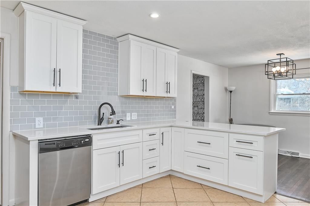 954 Sutton Court — photo 16
