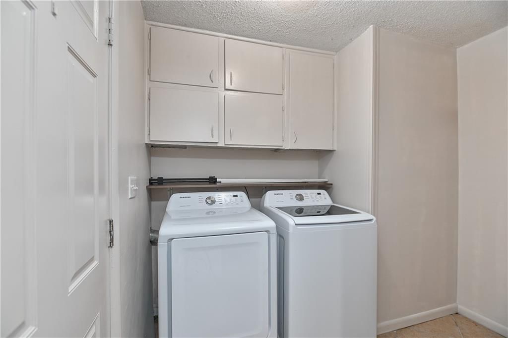 954 Sutton Court — photo 18