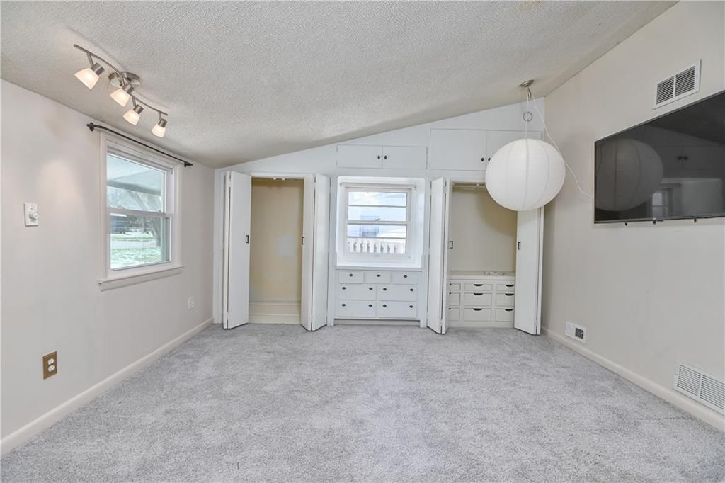 954 Sutton Court — photo 20