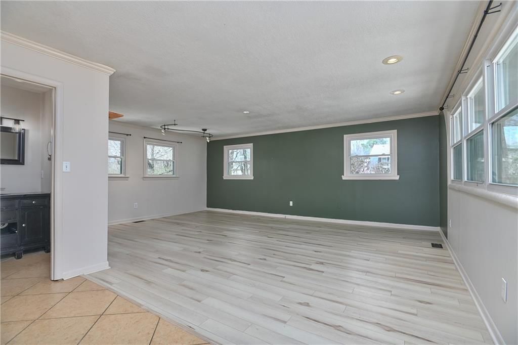954 Sutton Court — photo 27