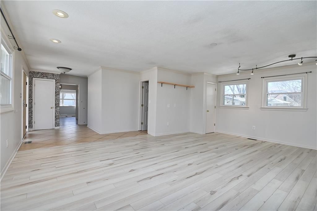 954 Sutton Court — photo 28