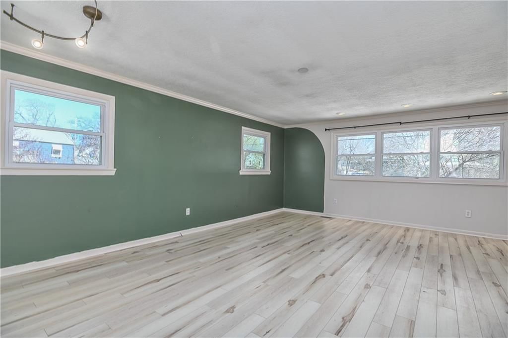 954 Sutton Court — photo 31