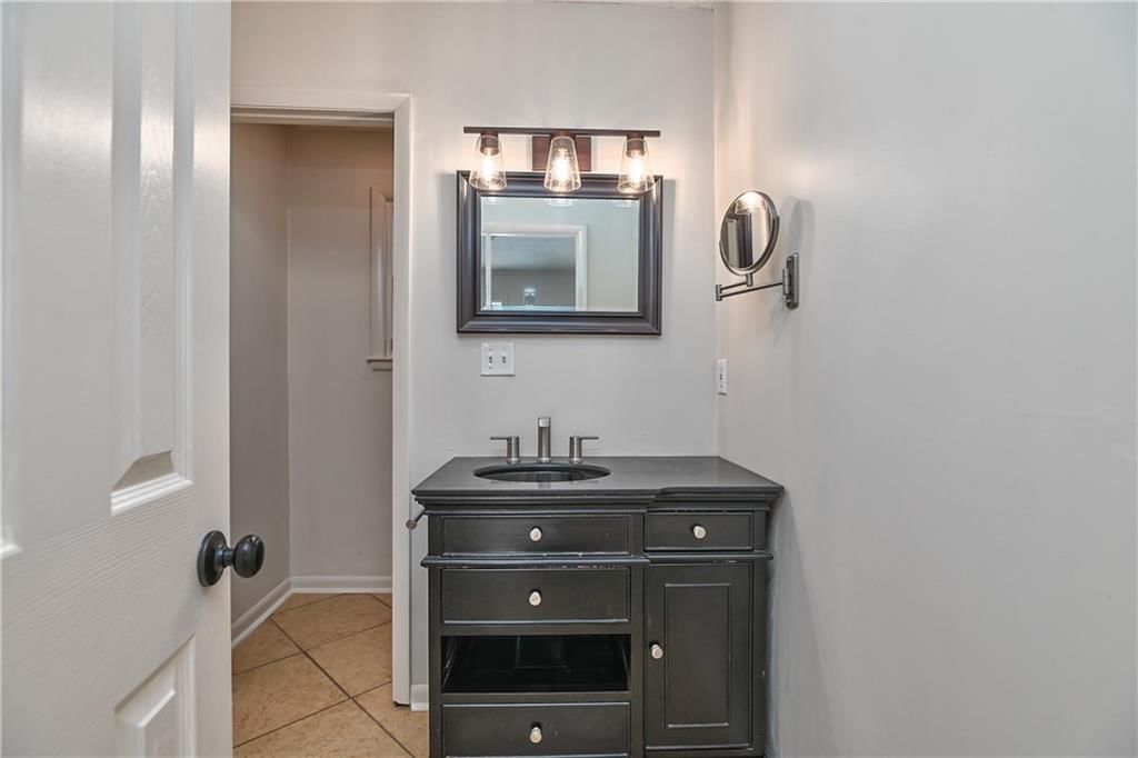 954 Sutton Court — photo 32